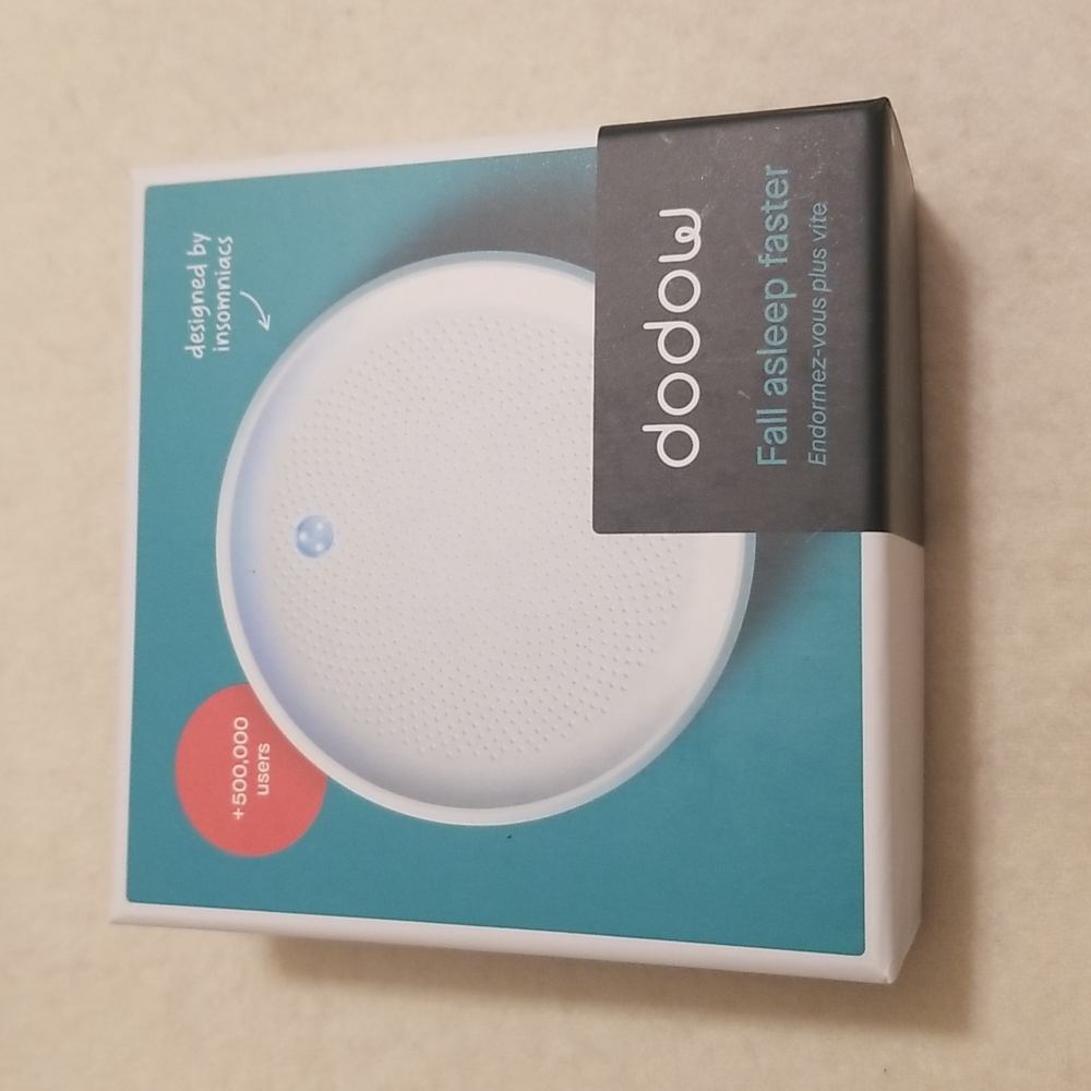 Dodow-sleep aid device with optional carrying case - Picture 2 of 16